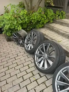 Tesla Aftermaket Rims (4) and Goodyear Turanza EL400 235/40R19 96V (3) in Good condition