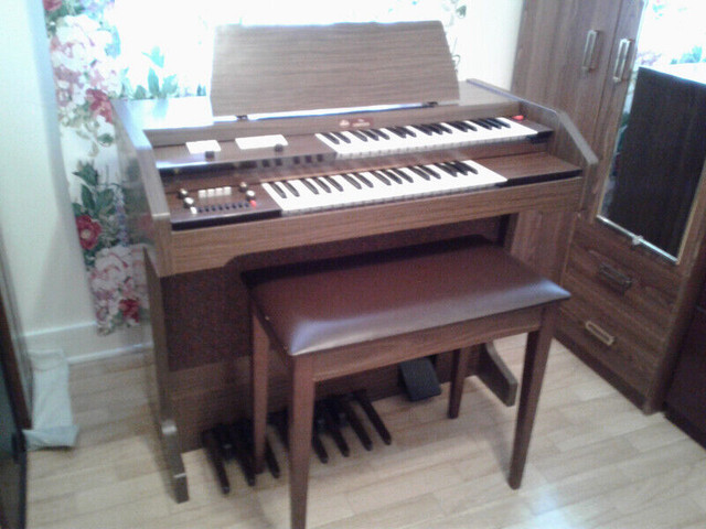 Organ, ONLY $100.00 or give me an offer. in Pianos & Keyboards in Cornwall - Image 4