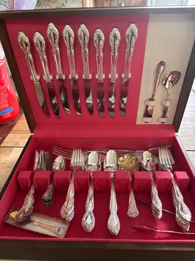 WM. ROGERS Original Rogers Silverplate cutlery set, View more