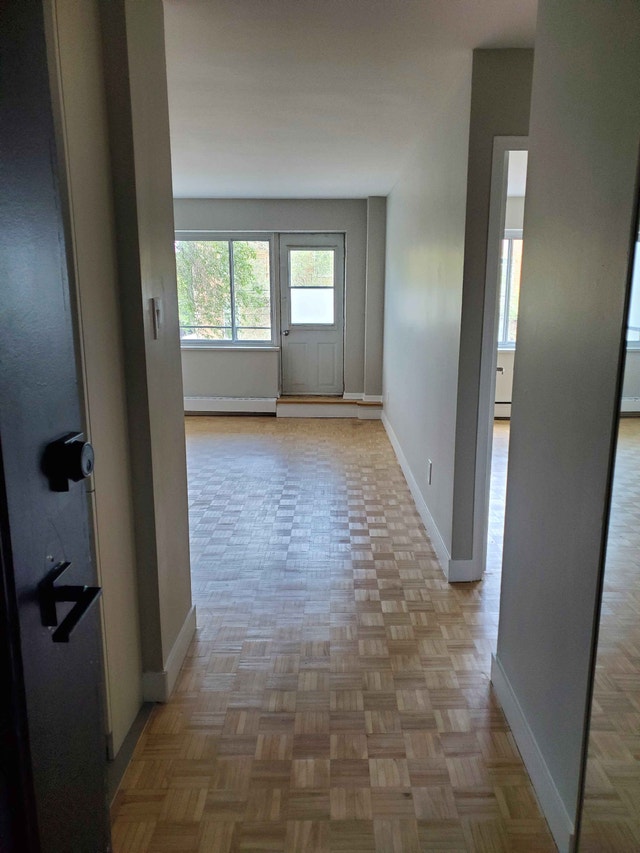 EN PLEIN COEUR DE VERDUN - grand 3 1/2 à deux pas du parc — photo 3