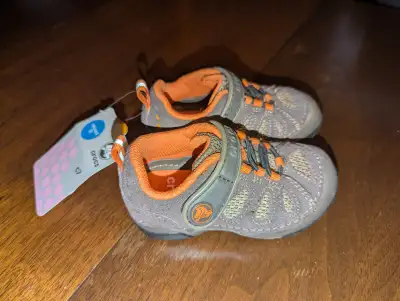 BNWT Baby / Toddler Crocs Shoes Size 7, View more
