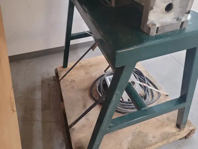 Strip-Tec 3000 Wire Stripper in Other in Lethbridge - Image 3