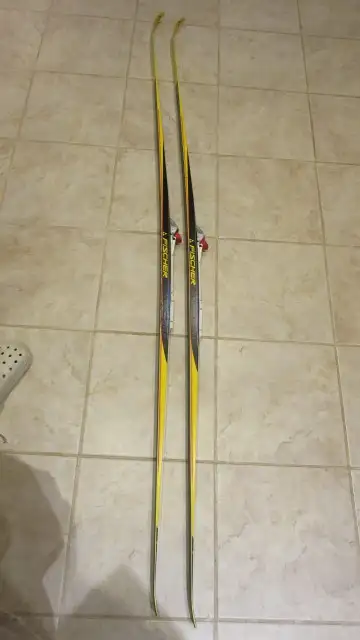 Fischer RCS Skate cross country ski 185cm in Ski in Ottawa - Image 7