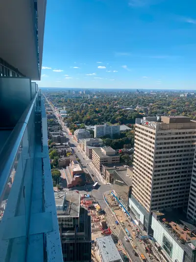 2 Bed, 2 Bath Condo for Rent – Yonge & Eglinton – Amazing Vie