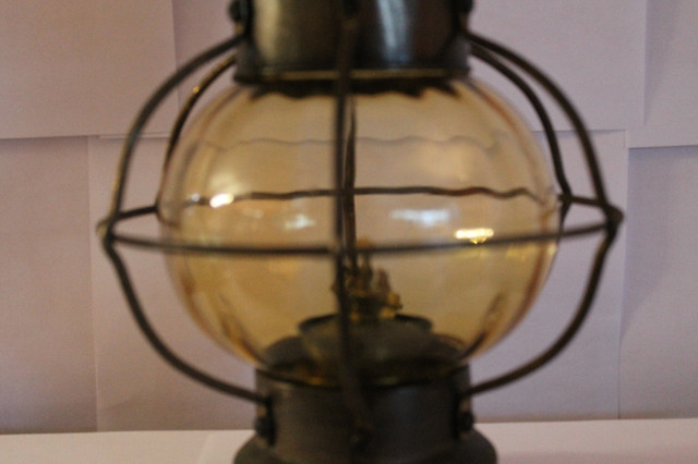 ANTIQUE BOAT   MARITIME NAUTICAL OIL LAMP WITH PERFECT GLASS in Arts & Collectibles in Hamilton - Image 3