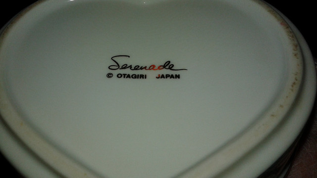 Heart-Shaped Trinkets Dish&Lid by Serenade made in Otagari Japan in Arts & Collectibles in Oshawa / Durham Region - Image 3