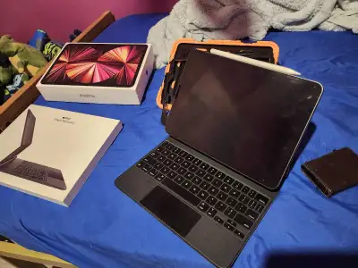 11 inch ipad pro m1 - 128gb +magic keyboard and apple pencil, View more
