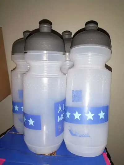 Lot de 4 bouteilles d'eau de sport , View more