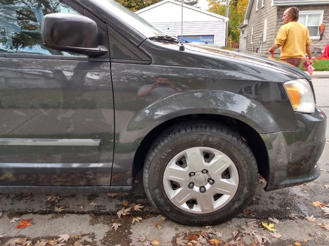 2012 DODGE CARAVAN SE AUTOMATIC SAFETY READY in Cars & Trucks in Hamilton