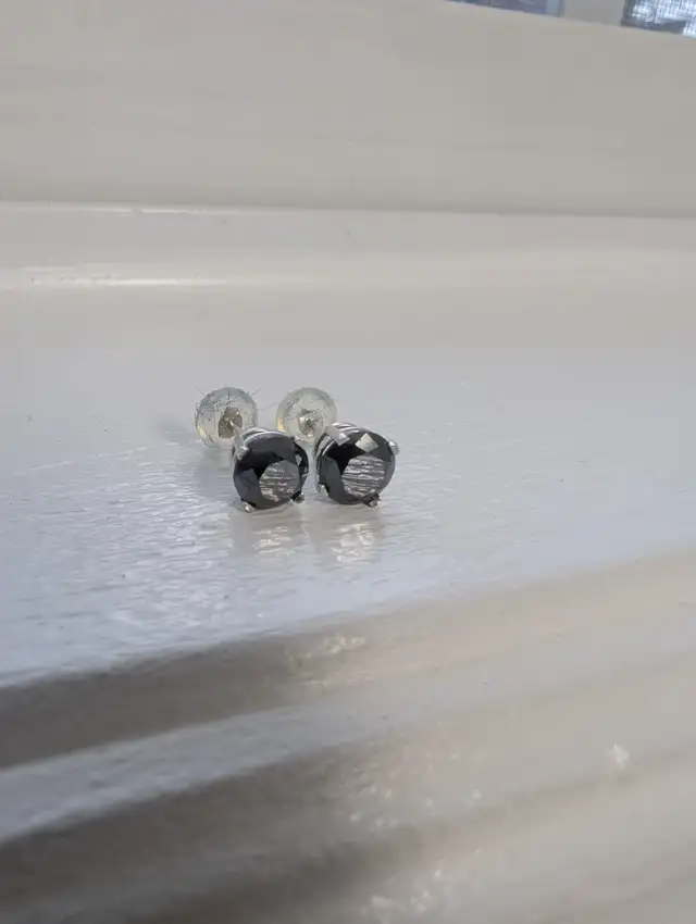 New 14K White Gold Diamond Earrings For Sale in Jewellery & Watches in London - Image 4