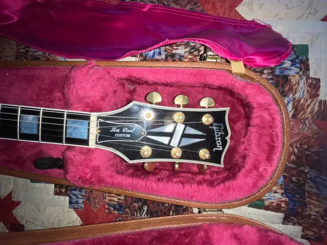 1992 Gibson les Paul custom sunburst flame top in Guitars in Owen Sound - Image 3