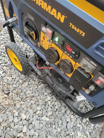 Tri fuel generator, used twice always on propane has never used gas . Electric start. Not sure how m...