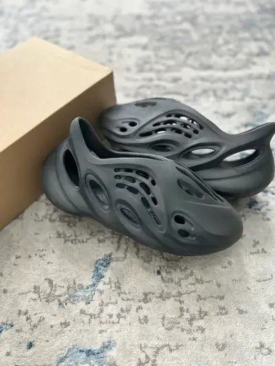 Yeezy Foam Runner Onyx, View more