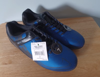 Brand New AWX-90 Men's Soccer Shoe Size 7 For Sale!