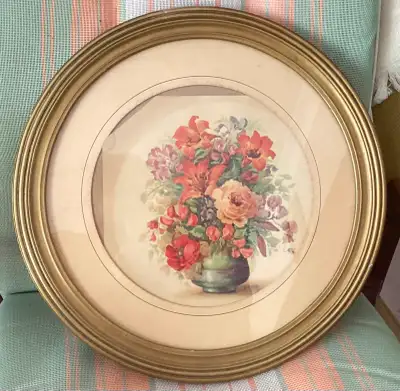 VINTAGE LARGE CIRCULAR WOOD PICTURE FRAME &GLASS ..WOW!, View more