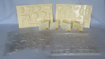 Various Moulding Plates for children / Formes pour platres pour, View more