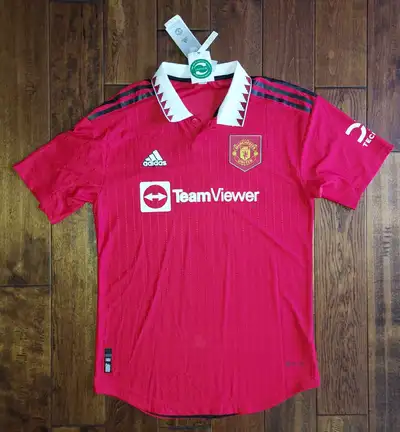 Men's size XL, player issue, tight fitting, fits more like a L