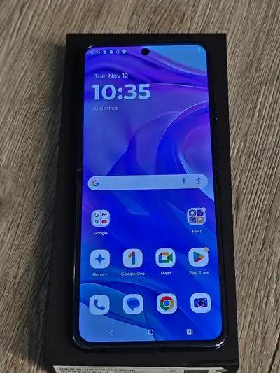 Blue Motorola Razr+ 2024 256GB, View more