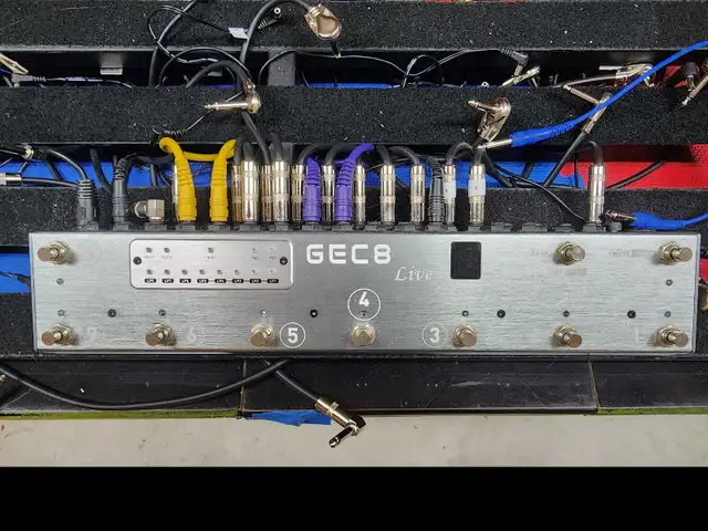 Pedal switcher Moen GEC 8 live in Amps & Pedals in Mississauga / Peel Region - Image 3