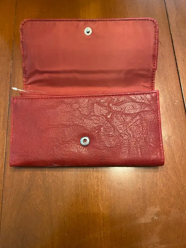 Ladies Wallet in Women's - Bags & Wallets in Kitchener / Waterloo - Image 3