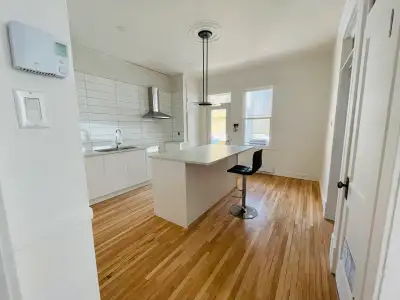 ***Équipe de gestion parle Français, Anglais et Espagnol *** **Charmant appartement à louer au 581 4...