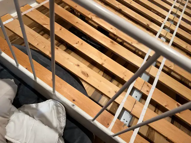Lit Ikea en métal in Beds & Mattresses in Laval / North Shore - Image 3