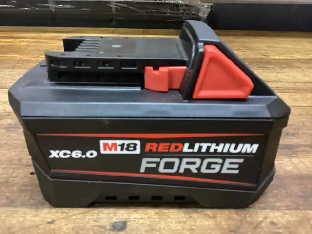 1 - MILWAUKEE M18 XC 6.0 AH FORGE BATTERY in Power Tools in Barrie - Image 6
