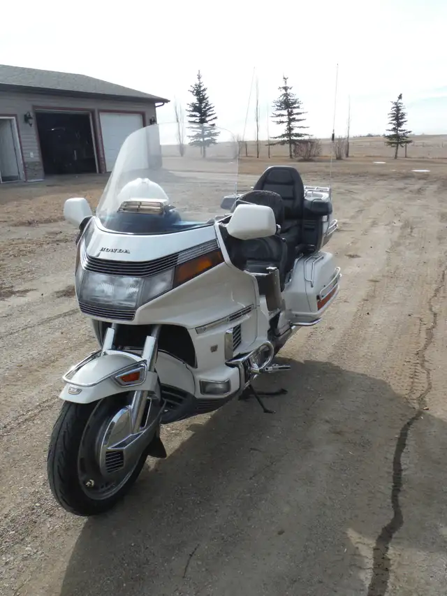 '93 1500 Goldwing Special Edition in Street, Cruisers & Choppers in Calgary - Image 4