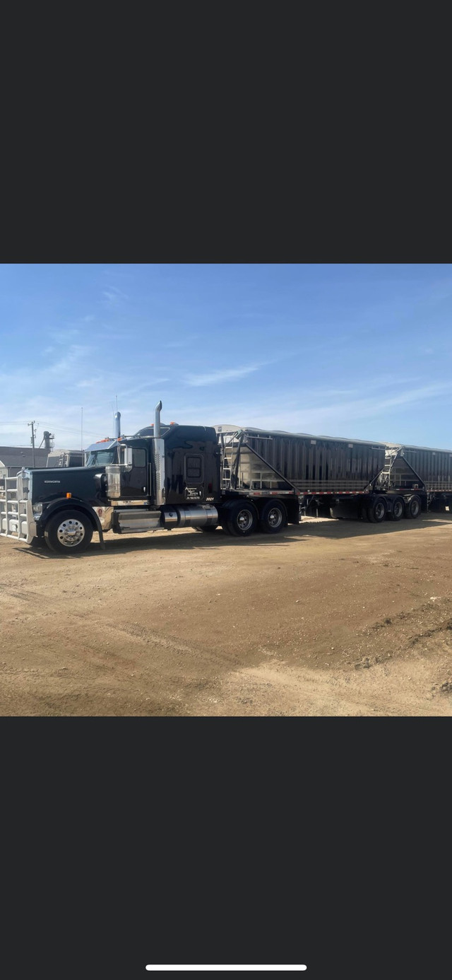 2021 Kenworth W900L in Heavy Trucks in Regina - Image 3