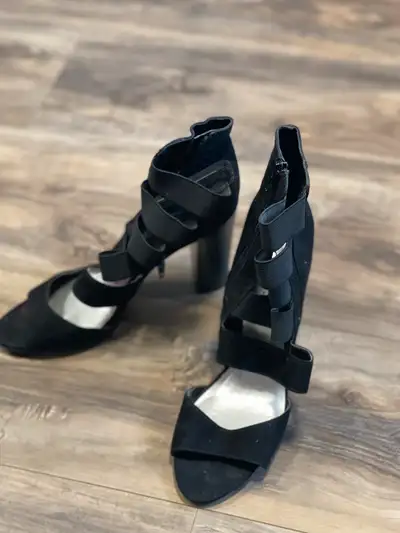 WOMEN’S GUESS SHOES, View more