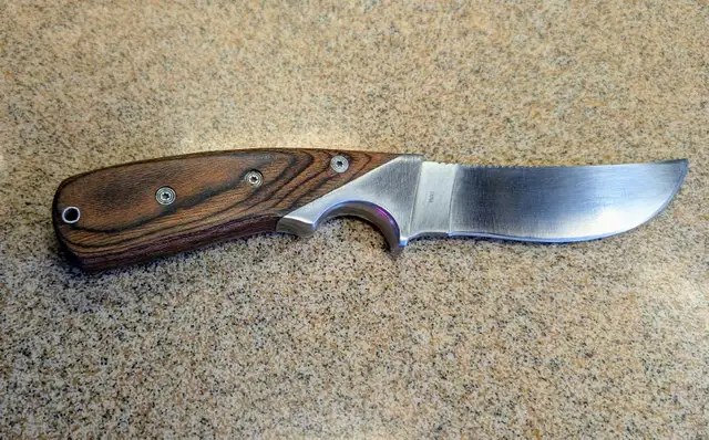 SOG woodline WD-01 large fixed blade knife with leather sheath in Fishing, Camping & Outdoors in Winnipeg - Image 5