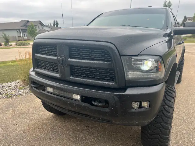 2015 3500 Laramie63406570474627121
