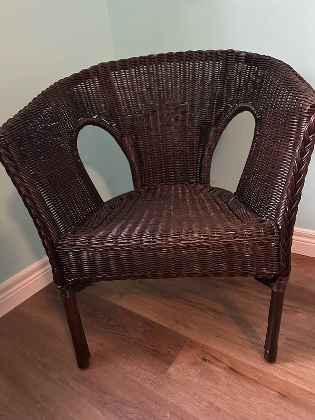 Wicker Chair in Chairs & Recliners in Hamilton - Image 2