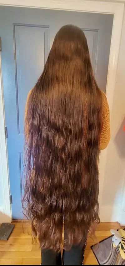 Looking for those with long hair interested in a short haircut. Feel free to reach out if interested...
