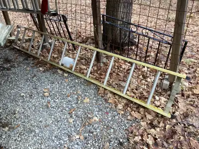11 ft featherlite 375 ladder for sale. Good shape. I believe it’s for electricians. $100. 1705632976...