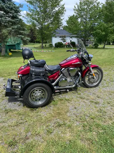 This bike has a brand new Voyager trike kit , two new Dunlop tires , mustang seat , saddlebags and c...