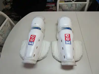 1990's Vintage CCM Supra SG4 Hockey shin pads 15.5 " great shape, View more