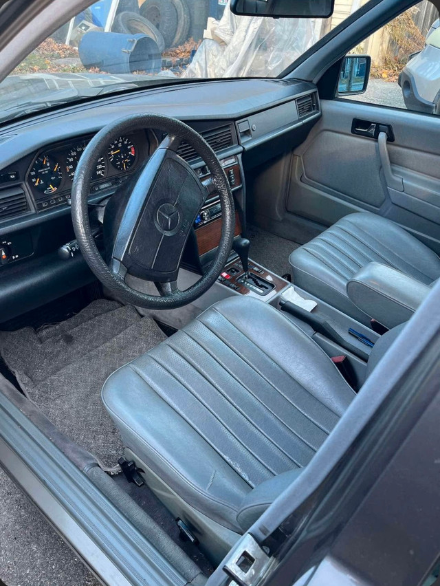 1989 Mercedes-Benz 190 E in Classic Cars in City of Toronto - Image 3