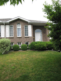 Immaculate House for Sale In Cataraqui Woods