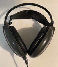 AKG Acoustics K 55 Closed Over-Ear Studio Headphones 