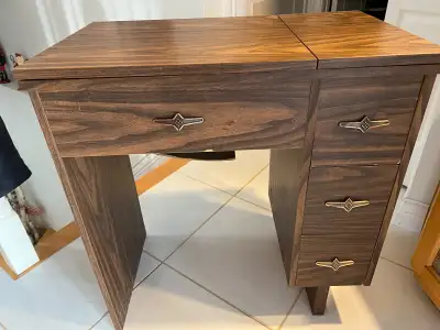 Meuble de machine à coudre, View more