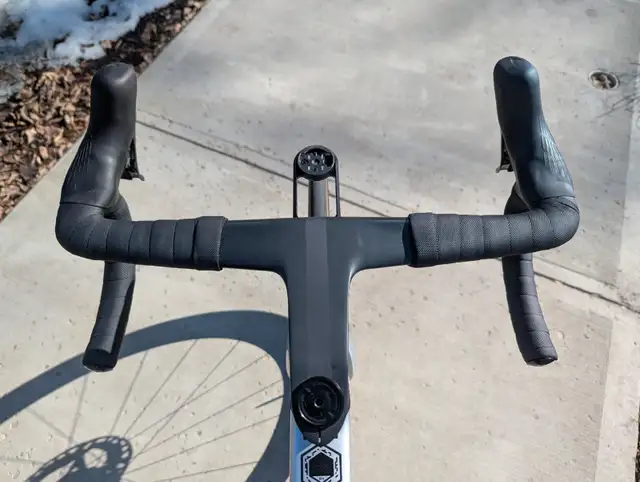 Cannondale Supersix Evo 2022 in Road in Edmonton - Image 4