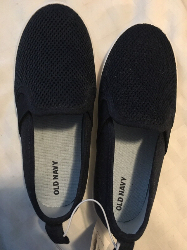 Old navy slip on kids shoes navy. Toddler boy Size 11 in Kids & Youth in Mississauga / Peel Region
