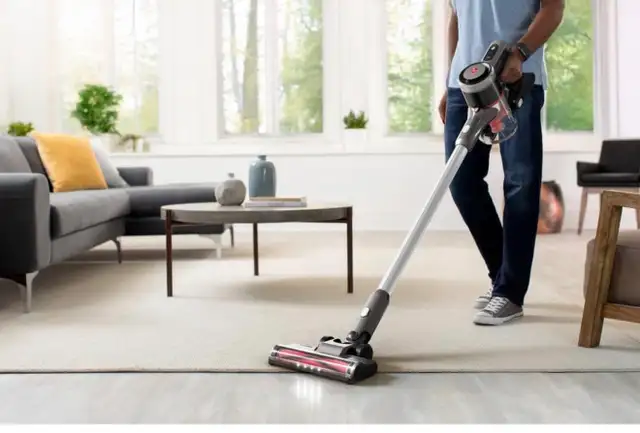 Hoover Cordless Stick Vacuum in Vacuums in Mississauga / Peel Region - Image 3