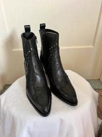 New Casta black leather ankle boots