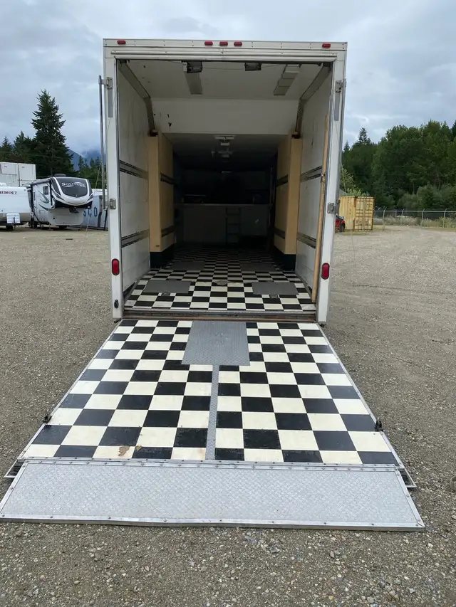 Gooseneck enclosed trailer for sale in Cargo & Utility Trailers in Kamloops - Image 7