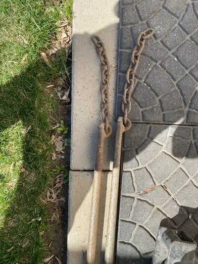 I'm selling a used load leveller hitch that is missing the brackets, as shown in the photos. It's a...