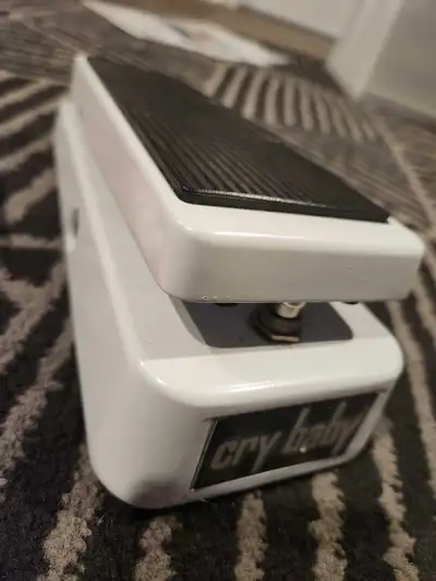 Cry Baby GCB95W Wah pedal , View more