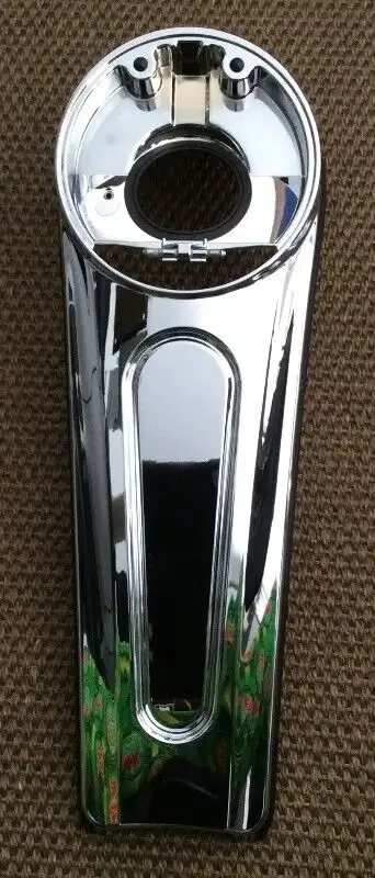 Kit de console d' origine (neuf) enlevé sur un H-D Road Glide 2017 pour en mettre un noir.