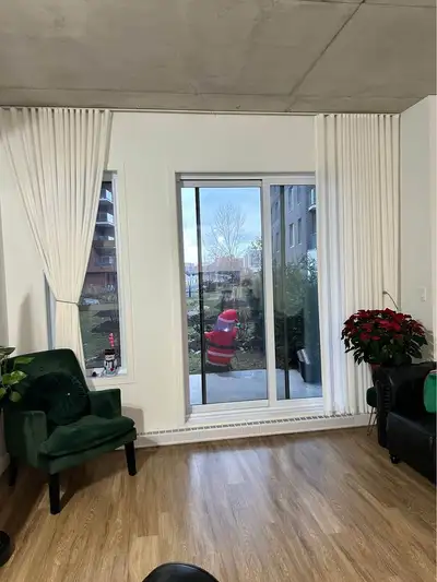 Rent: $1,900/month (hot water included) Location: Ville Saint-Laurent, Bois-Franc Available: Immedia...